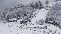 Imagen de Villa la Angostura: En Cerro Bayo se esquía de la cumbre a la base