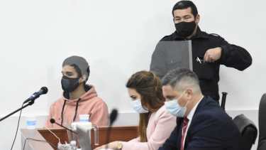 Juan Manuel Coto y su colega Guadalupe Inaudi, abogados del imputado Exequiel Rebolledo. (Florencia Salto) 