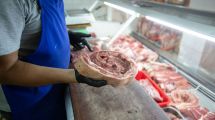 Imagen de El pollo y el asado son los productos que más aumentaron en el mes de julio