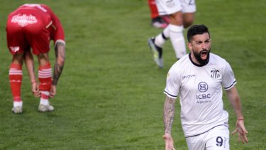 Michael Santos anotó el segundo para Talleres en la victoria sobre Argentinos por la fecha 8. 