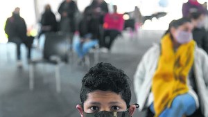 La temida variante Delta: barbijos y vacunas