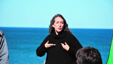 Laura trabaja en dos escuelas de San Antonio Oeste y en una de Las Grutas. Allí enseña la importancia de difundir la Lengua de Señas Argentina.