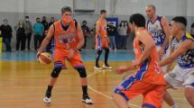 Imagen de El pibe Torres y el capitán García Barros, claves en el Deportivo Roca campeón