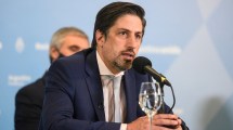 Imagen de Trotta analizará el lunes con especialistas intensificar la presencialidad en las clases