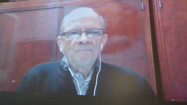 El ex mecánico militar de los aviones del V Cuerpo, Antonio Colombo, testigo por vía remota en el juicio Escuelita (foto Yamil Regules)