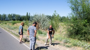 Días después de la muerte de la joven, sus familiares recorrieron la zona donde se produjo el tremendo impacto. (foto: Jarchivo)