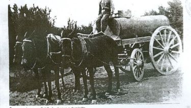El vehículo fue adquirido por el municipio a 150 pesos. (FOTOS: Gentileza Archivo Histórico Municipal)