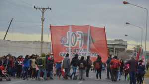 Anuncian acampe por tiempo indeterminado en los puentes de Neuquén