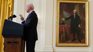 Biden promete una respuesta «devastadora» si los talibanes atacan intereses de EE. UU.
