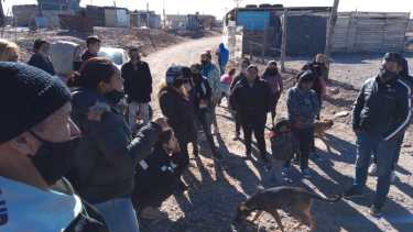 Familias que aún permanecen en la toma de Casimiro Gómez denuncia hostigamiento. (Oscar Livera)