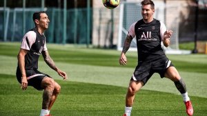 Messi integró el equipo que ganó en el entrenamiento del PSG
