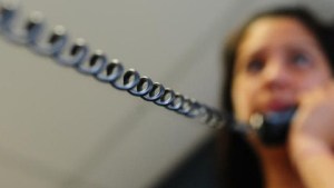 Se hicieron pasar por su hija para estafarla por teléfono en Neuquén 
