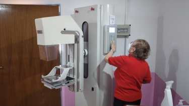 El control de las instalaciones que funcionan en el hospital de la capital provincial. Foto: gentileza.