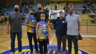 Semanas atrás, la dirigencia del club le hizo un reconocimiento por su retiro de las canchas.