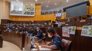 Cruces por las escuelas y la pobreza en una Legislatura en modo campaña