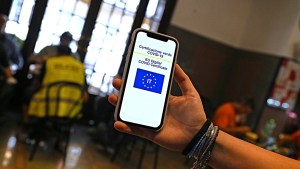 El pasaporte sanitario se impone en el mundo: qué es y qué países lo exigen