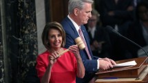 Imagen de Fuertes reacciones en EE. UU. por broma de legislador republicano sobre golpear a Pelosi