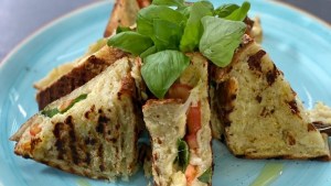 Sandwiches de pan de zucchini y 3 quesos