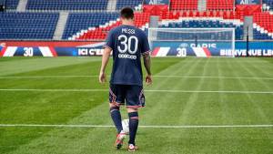 El debut de Messi en PSG se haría esperar una semana más