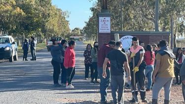 La comunidad anunció que controlará el acceso al club Mari Menuco desde el próximo lunes. Foto: Gentileza Facebook Confederación Mapuche de Neuquén
