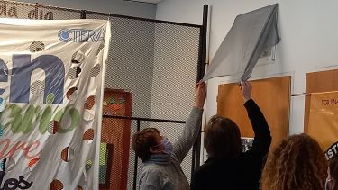 Mónica Jara, la maestra que murió en Aguada San Roque, tiene un aula con su nombre. (gentileza ATEN)