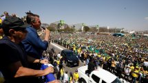 Imagen de Bolsonaro retrocedió y dijo que respetará los poderes del Estado