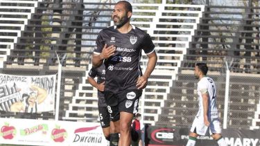 Taborda entró en el segundo tiempo y marcó el empate de penal. (Foto: Oscar Livera)