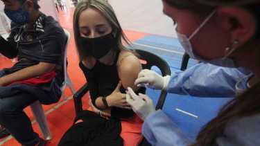 El pase sanitario estará vigente para personas mayores de 13 años. (Foto Archivo Oscar Livera).-