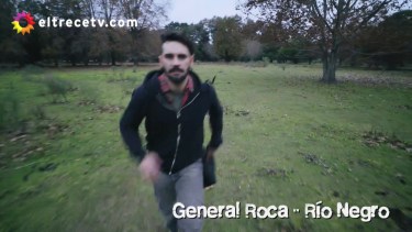 El personaje de Gonzalo Heredia hizo su primera aparición en la serie corriendo por una chacra de General Roca. (Captura).-