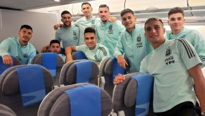 El seleccionado argentino llegó a Ezeiza después del escándalo en Brasil