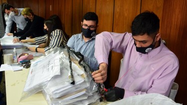 La actividad se realiza en el Juzgado Federal de Viedma. Fotos: Marcelo Ochoa.