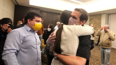 Cervi festejó el triunfo y ya piensa en las elecciones generales. (Oscar Livera).-
