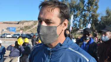 Claudio Domínguez, candidato del MPN para la renovación de las bancas en el Deliberante. Hoy en la inauguración de la avenida Huilen (foto Yamil Regules)