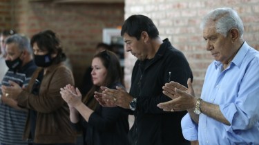 El titular del sindicato Petroleros Privados, Guillermo Pereyra, y su candidato a reemplazarlo, Marcelo Rucci, informaron la nueva lista tras el fallecimiento de Ricardo Dewey. Foto: Gentileza.