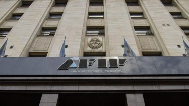 la recaudación acumulada al octavo mes del año se sostiene en niveles pre-pandemia.