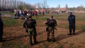 Toma en Allen: suman al grupo especial COER de la Policía para custodiar las tierras usurpadas