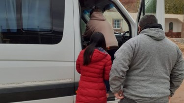 El servicio de transporte es indispensable para el dictado de clases presenciales en Vaca Muerta. (gentileza ATEN)