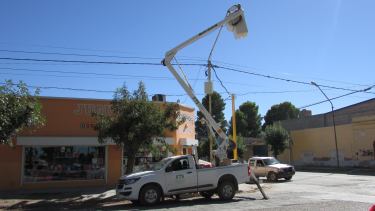 Detectaron el robo de elementos que afectó el alumbrado público en Huergo. (Foto Néstor Salas)