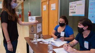 Personas contagiadas o en aislamiento por  Covid-19 podrán votar bajo un estricto protocolo. 