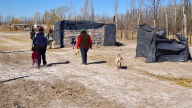 Terrenos fiscales en cercanías del barrio Villa Alberdi fueron ocupados por familias. (Foto Néstor Salas)