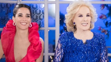 Desde el inicio de la pandemia, Juana Viale reemplaza a su abuela en la conducción del programa. 