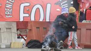 Tras dialogar con el Gobierno de Neuquén, las organizaciones sociales levantaron los cortes