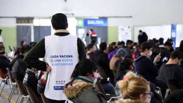 El avance del plan de vacunación colabora con la baja en los contagios. Foto: archivo.