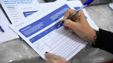 La provincia informó que el plan de vacunación continúa sin demoras. (Florencia Salto)