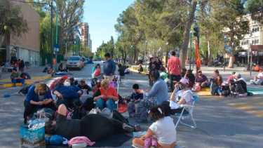 Las organizaciones sociales anunciaron medidas de permanencia por tiempo indeterminado en el microcentro de Neuquén.  (foto archivo)