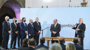 Tras la jura de los ministros, llegan anuncios económicos del presidente Fernández
