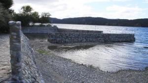 Denuncian que en 3 kilómetros no se puede acceder al lago Nahuel Huapi