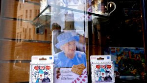 Preocupación en Reino Unido por el estado de salud de la reina Isabel II