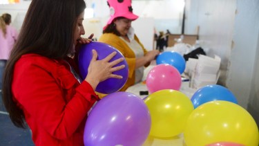 Los payamédicos y los centros de salud buscarán hacer de los ambientes de vacunación más amigables para las niñeces (Foto archivo: Chino Leiva)