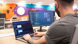 10 carreras que tendrán salida laboral asegurada y buen salario en 2023